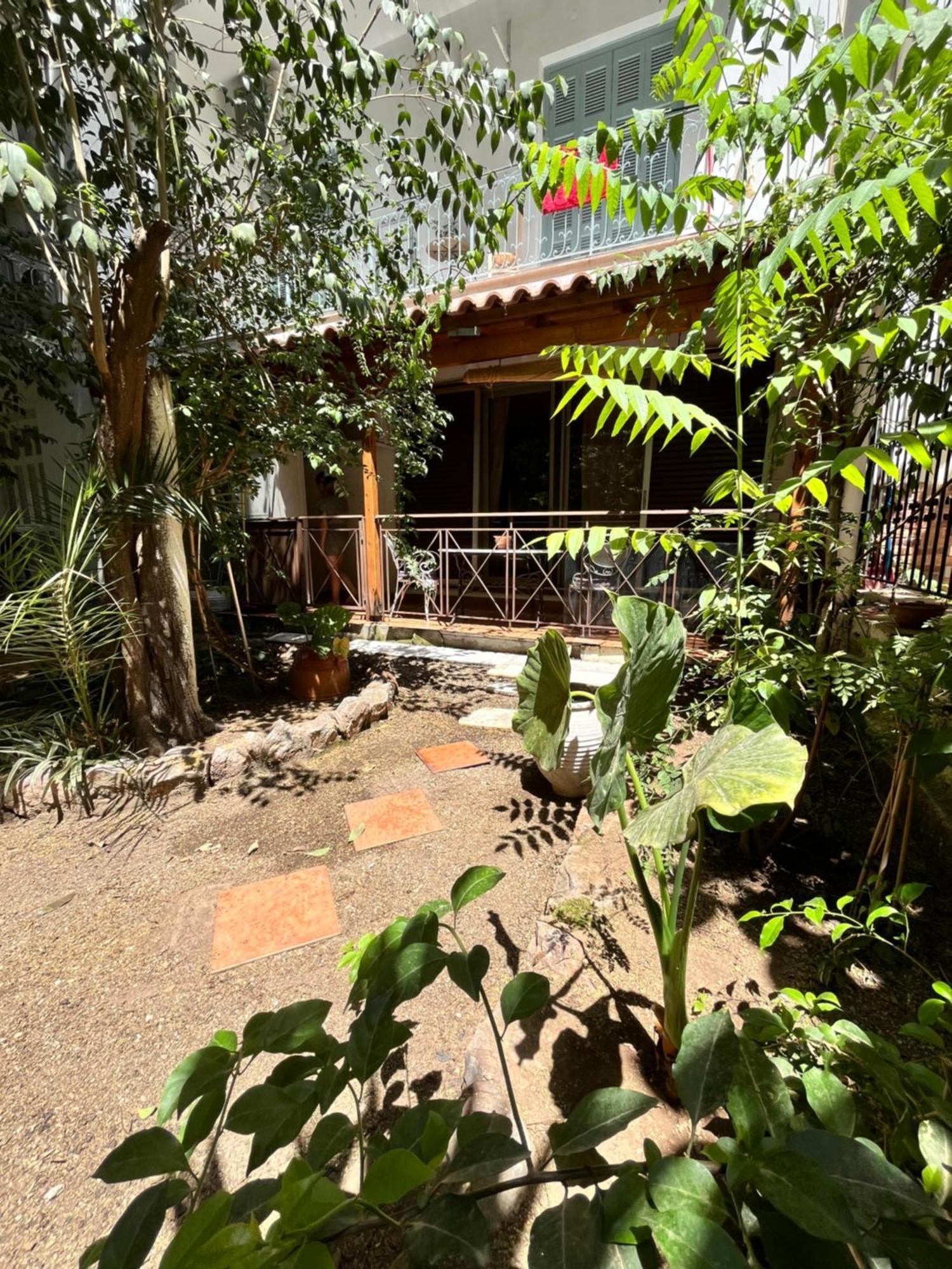 Quiet Apartment With Garden View In Kolonaki أثينا المظهر الخارجي الصورة