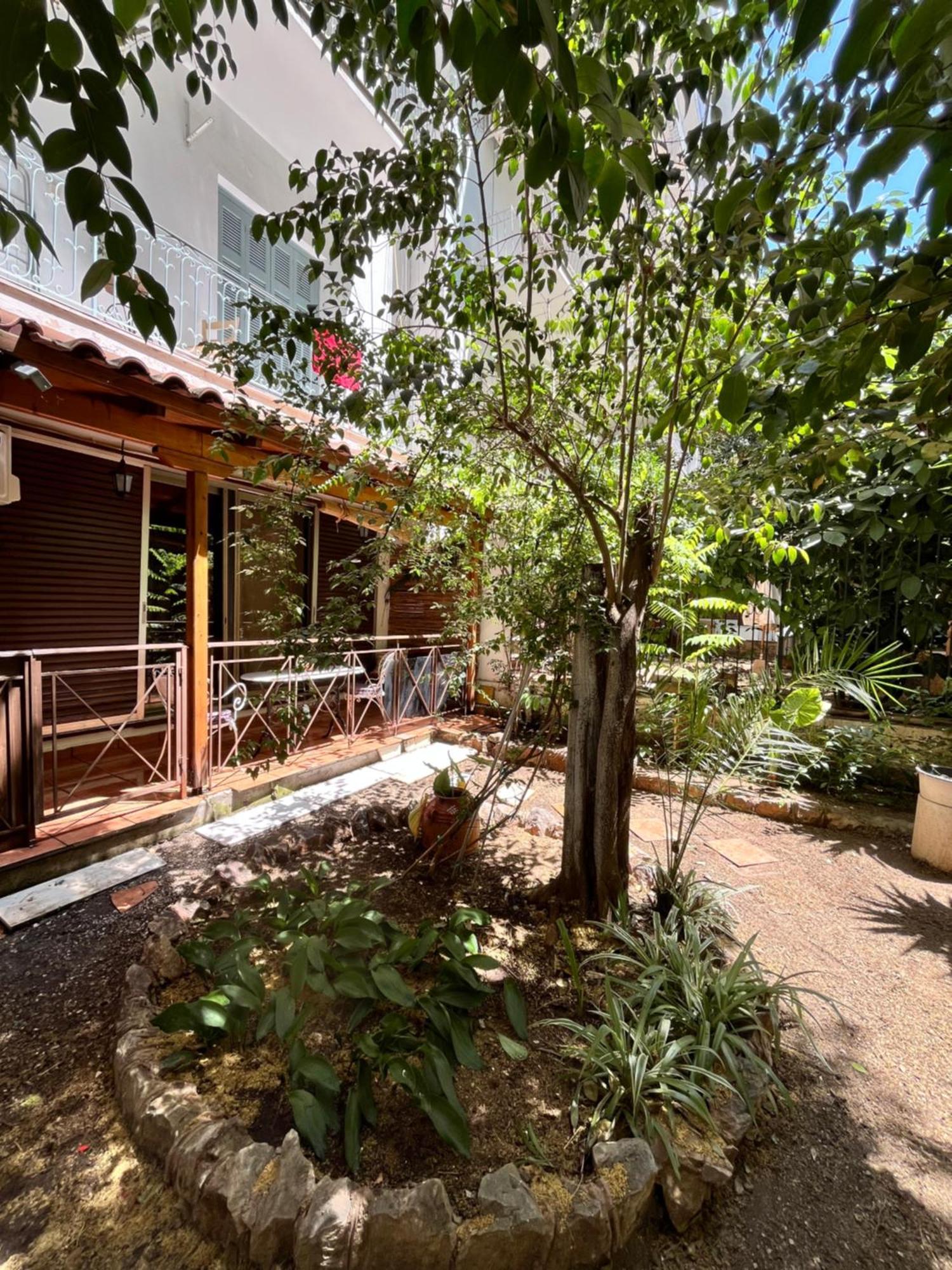 Quiet Apartment With Garden View In Kolonaki أثينا المظهر الخارجي الصورة