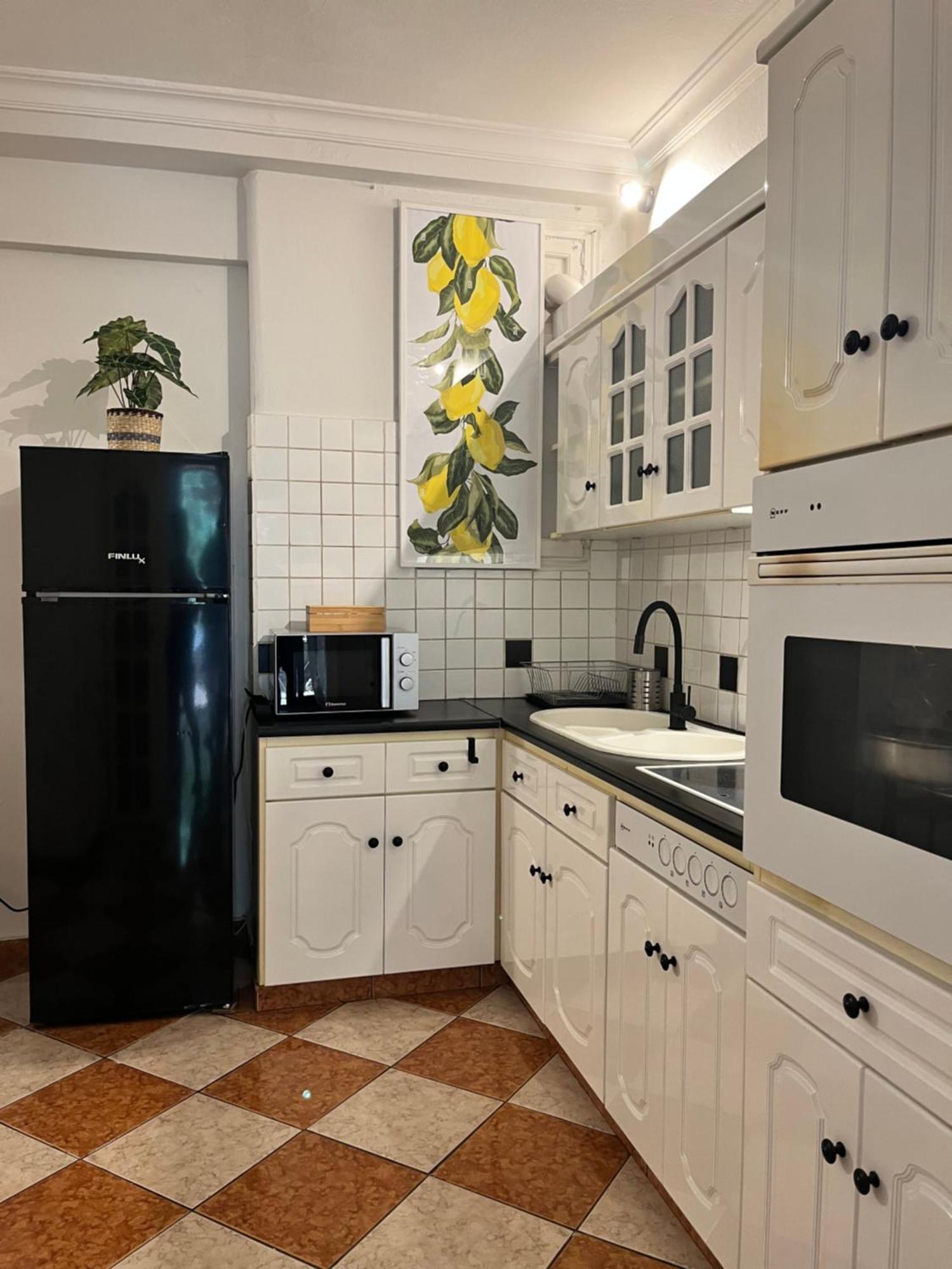 Quiet Apartment With Garden View In Kolonaki أثينا المظهر الخارجي الصورة