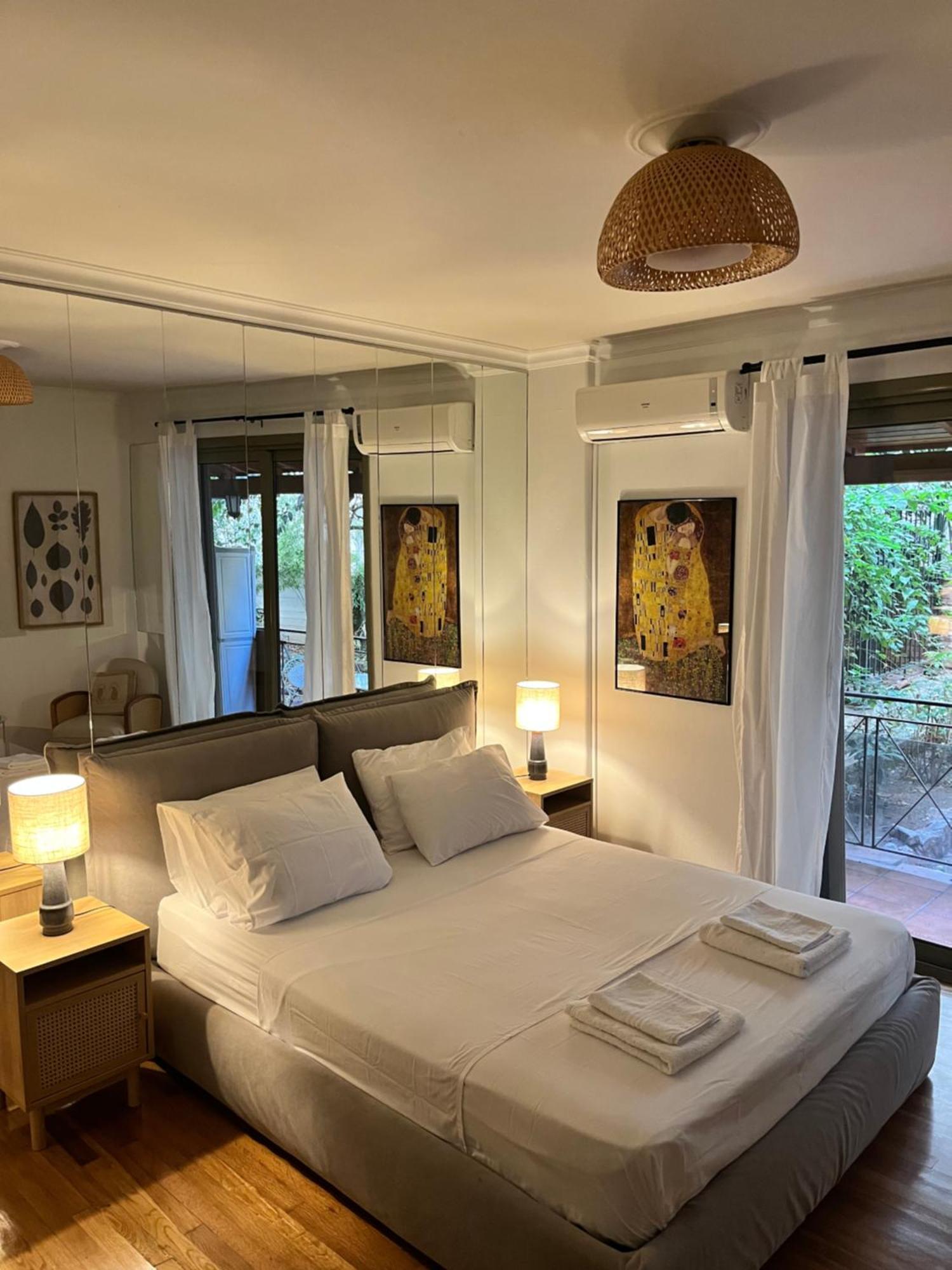 Quiet Apartment With Garden View In Kolonaki أثينا المظهر الخارجي الصورة